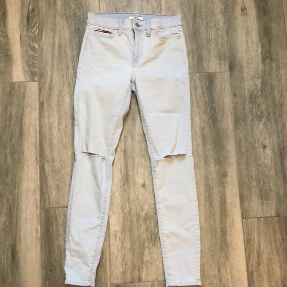 Tommy Hilfiger Light Wash Distressed Skinny Jeans - Picture 1 of 7